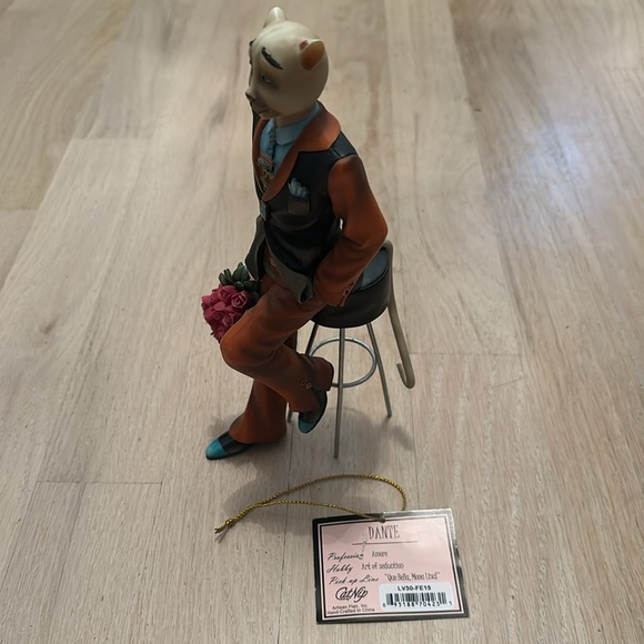 NIB Margaret Le Van Alley Cat Figurine Dante Amore Male with Flowers - Picture 2 of 7